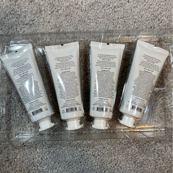 Tocca 4 pieces 1.5 fl oz hand cream set - Picture 3 of 4